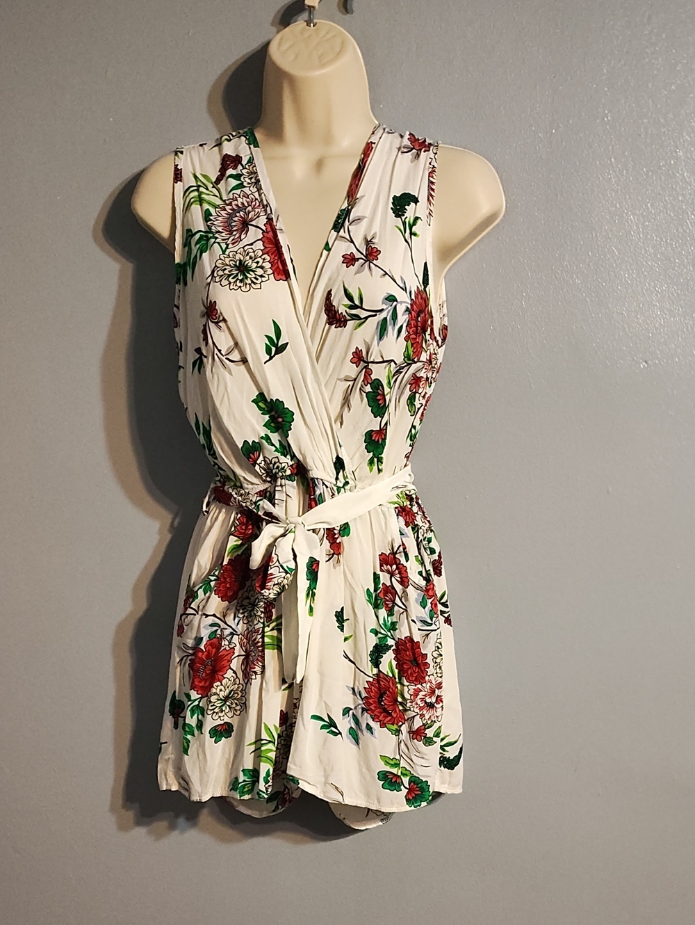 AZ Women's Floral Wrap-Front Sleeveless Romper in White, Green,Pink Floral Print